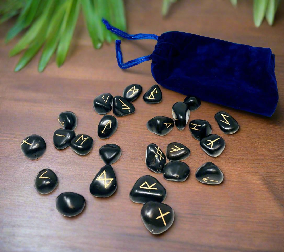 Black Agate Rune stone set in velvet pouch (25 stone set)